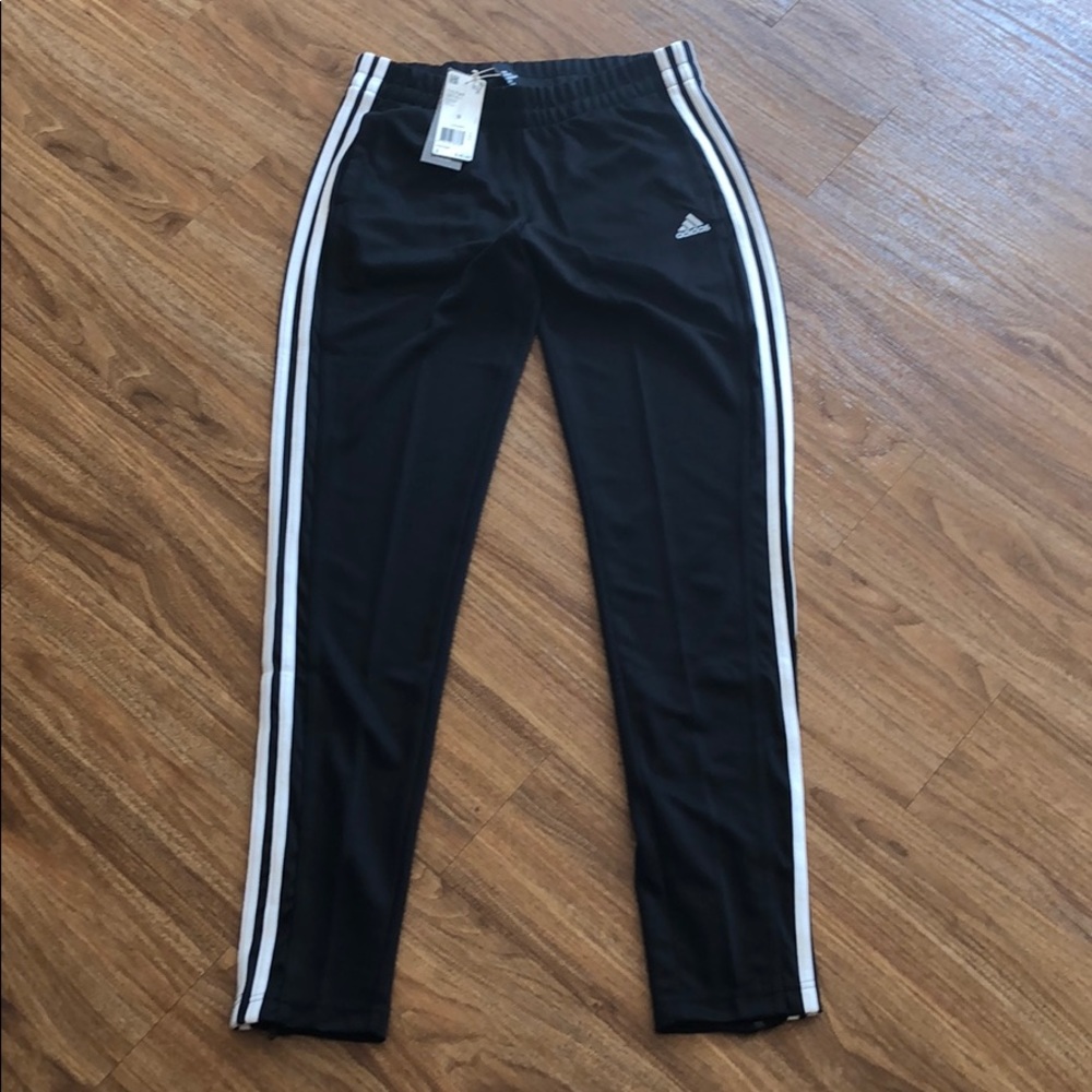 NWOT Woman adidas sports pants